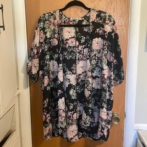 Black floral Kimono size 1X EUC